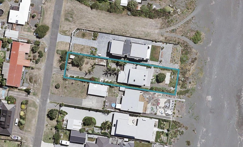 24 Ferguson Street North, Bay View, Napier - Carousel 1
