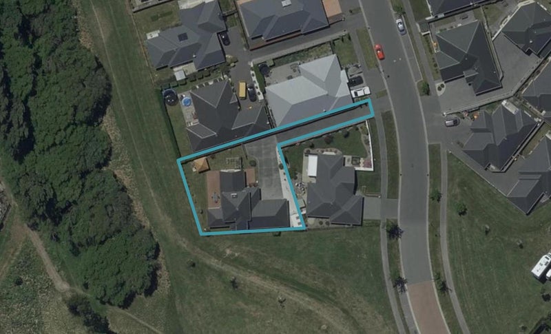 31 Somerville Crescent, Aidanfield, Christchurch - Carousel 1