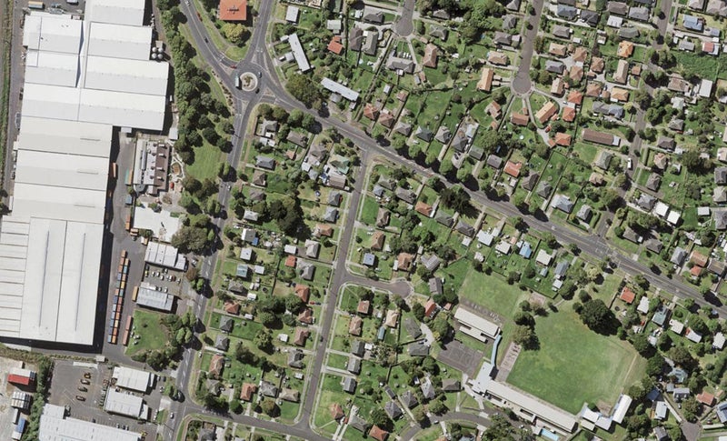 3/4 Hinaki Street, Point England, Auckland - Carousel 1