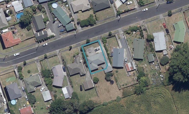 11 Northolt Road, Fairview Downs, Hamilton - Carousel 1
