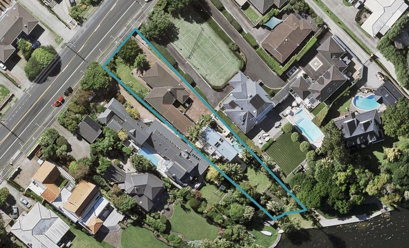1/58 Shakespeare Road, Milford, Auckland - Carousel 1