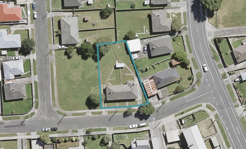 1/6 Rintoul Grove, Stokes Valley, Lower Hutt - Carousel 1