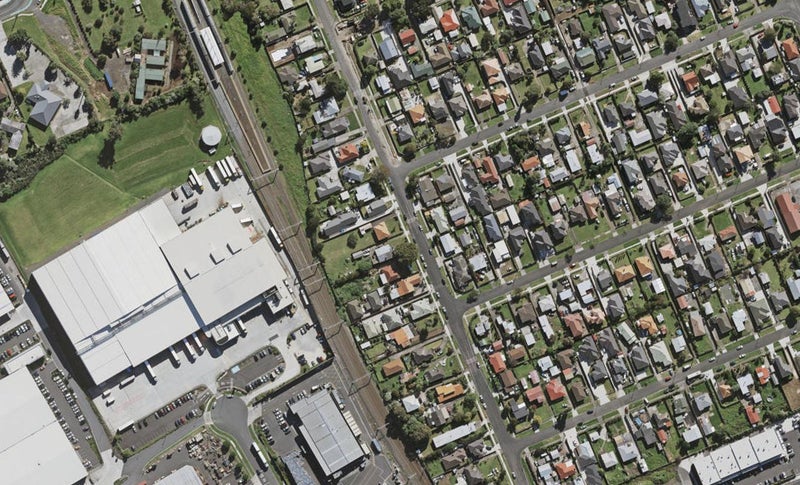 31 Clendon Avenue, Papatoetoe, Auckland - Carousel 1