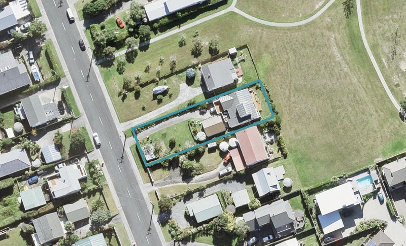 20 Shakespear Road, Army Bay, Whangaparaoa - Carousel 1