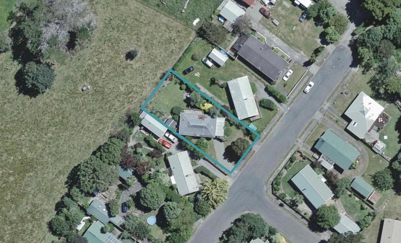 35 Churchill Crescent, Featherston - Carousel 1