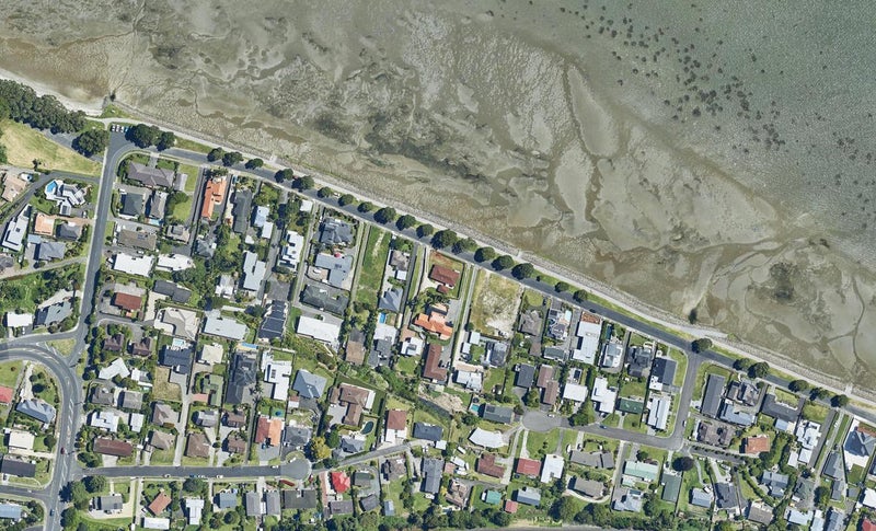 65 Beach Road, Otumoetai, Tauranga - Carousel 1