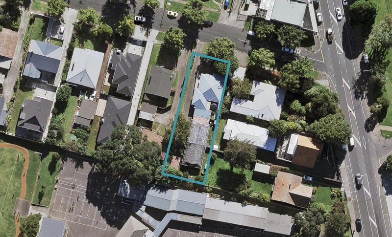 2/2 Beckenham Avenue, Royal Oak, Auckland - Carousel 1