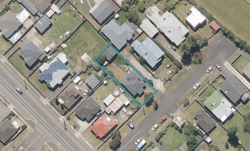 1 Pharazyn Street, Gonville, Whanganui - Carousel 1