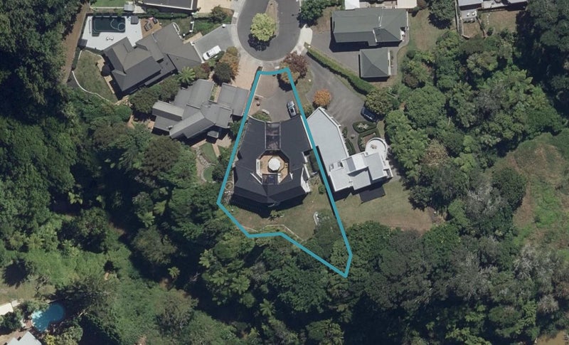 9 Radford Place, Harrowfield, Hamilton - Carousel 1