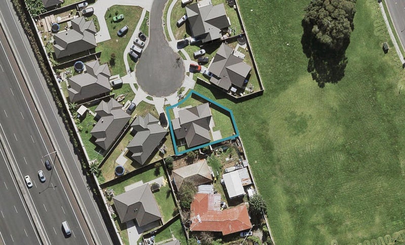 16 Fatafehi Place, Favona, Auckland - Carousel 1