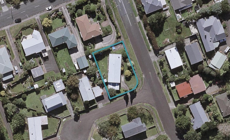 4 Tavistock Street, Westown, New Plymouth - Carousel 1