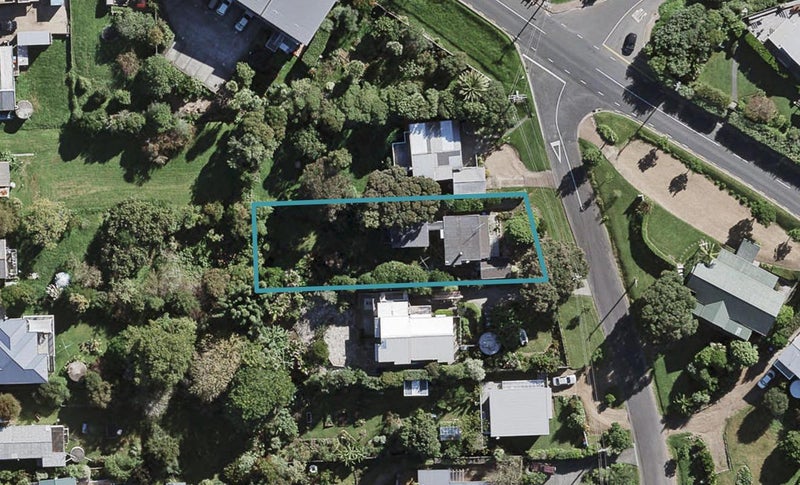 3 Puriri Road, Oneroa, Waiheke Island - Carousel 1