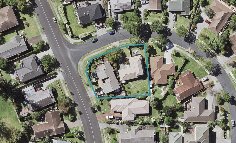 2/24 Northpark Avenue, Northpark, Auckland - Carousel 1