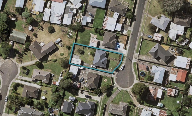 5 Stewart Place, Otara, Auckland - Carousel 1