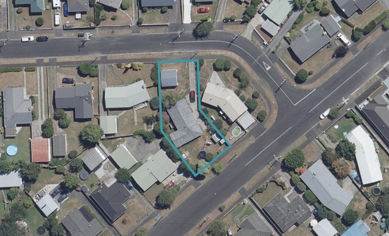 3 Larnach Street, St Andrews, Hamilton - Carousel 1