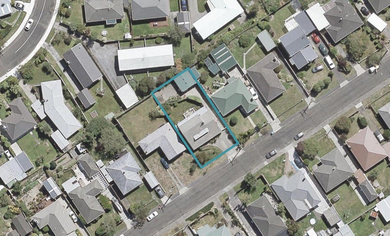 16 Courtenay Road, Heretaunga, Upper Hutt - Carousel 1