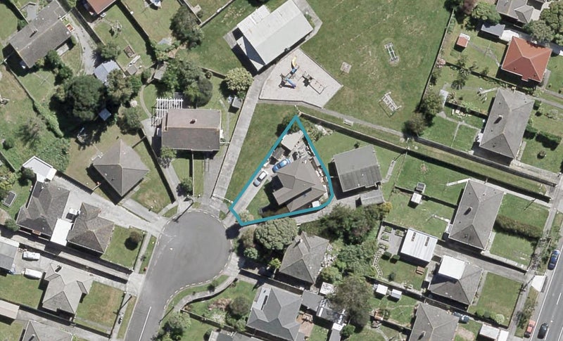 18 Purser Grove, Fairfield, Lower Hutt - Carousel 1
