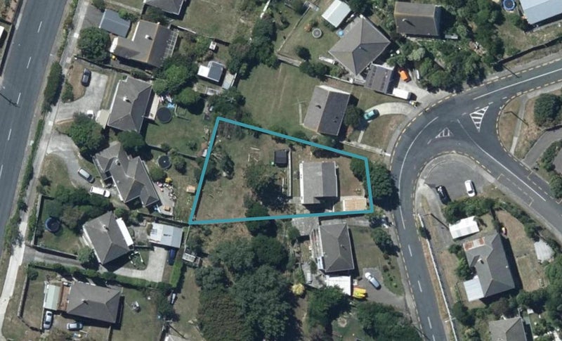 15 Downes Street, Titahi Bay, Porirua - Carousel 1