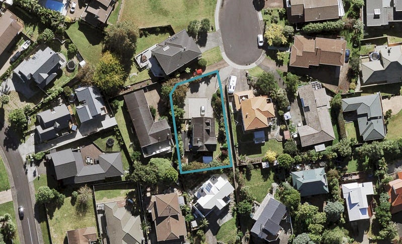 13 Marlin Street, West Harbour, Auckland - Carousel 1