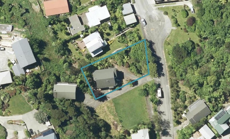 11 Amelia Crescent, Waikawa, Picton - Carousel 1