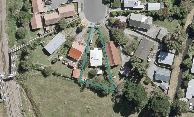 2 Awamutu Grove, Waiwhetu, Lower Hutt - Carousel 1