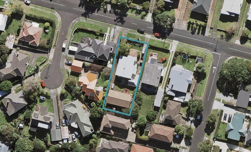 40 Fernleigh Avenue, Royal Oak, Auckland - Carousel 1