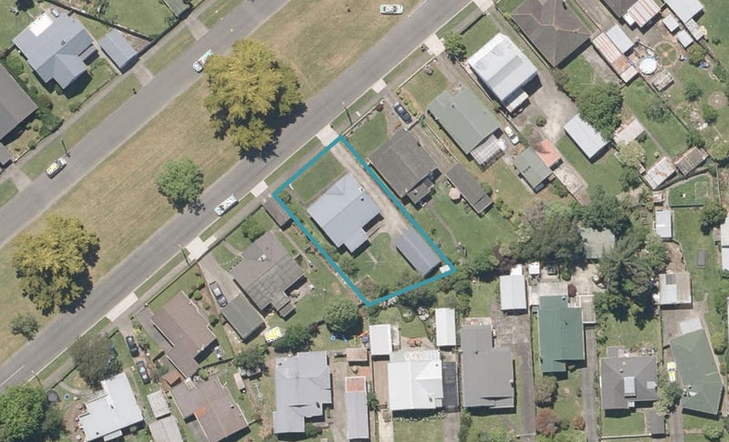 6 Burton Avenue, Whanganui East, Whanganui - Carousel 1