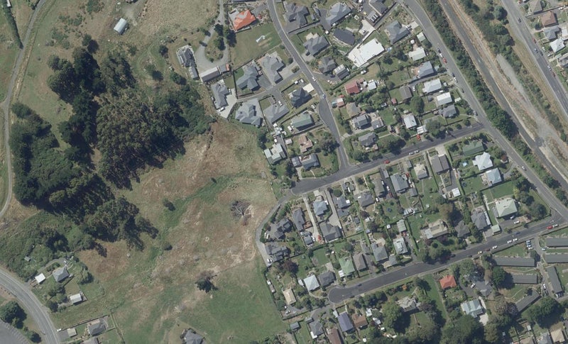 7 Miller Street, Green Island, Dunedin - Carousel 1