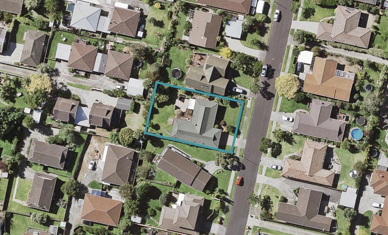 10 Majesty Place, Half Moon Bay, Auckland - Carousel 1