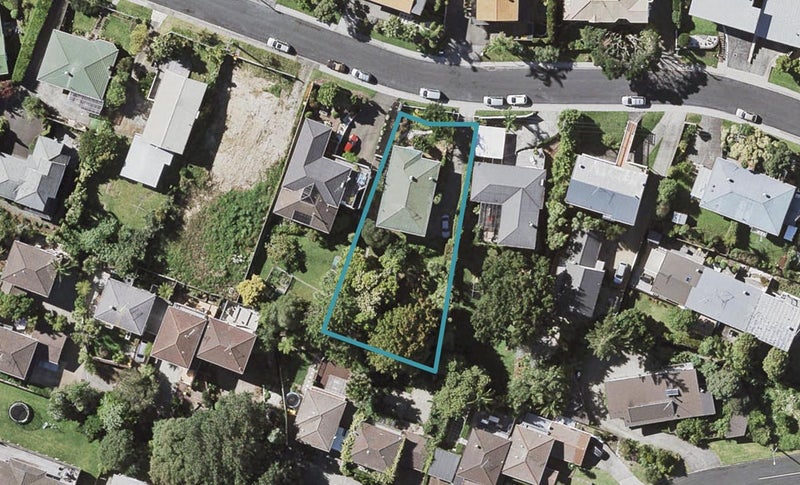 4 Bevyn Street, Castor Bay, Auckland - Carousel 1