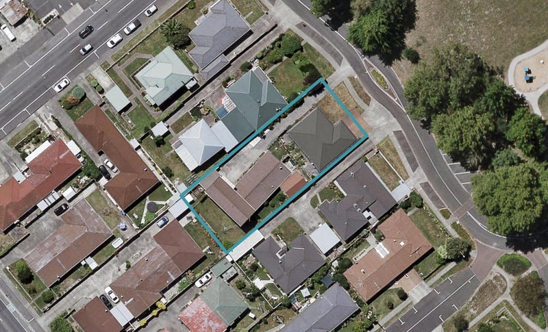 605 Queen Street East, Parkvale, Hastings - Carousel 1