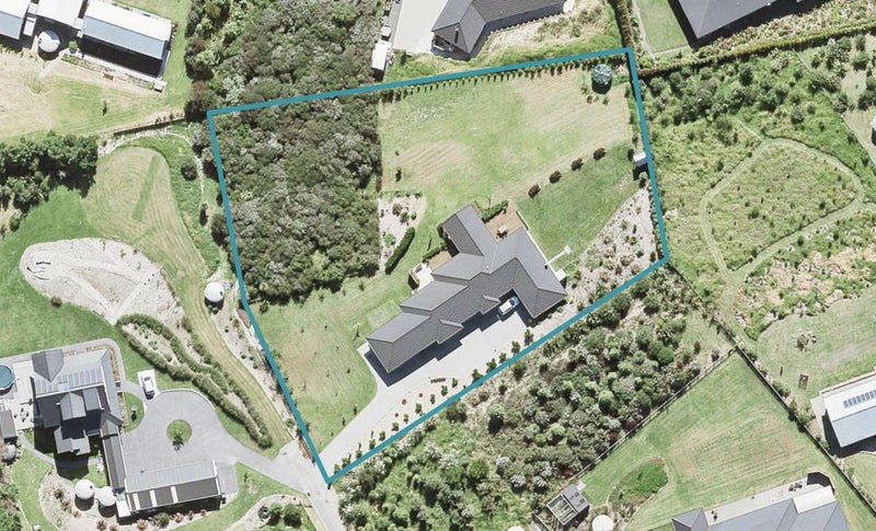 58 Roberts Road, Matakatia, Whangaparaoa - Carousel 1