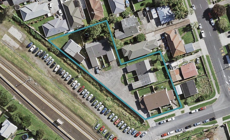 2/2 Station Road, Takanini, Auckland - Carousel 1
