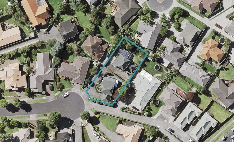 2/12 Mount Blanc Place, Northpark, Auckland - Carousel 1