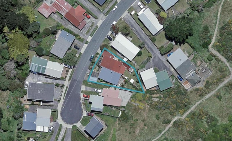 39 Edgecombe Street, Newlands, Wellington - Carousel 1