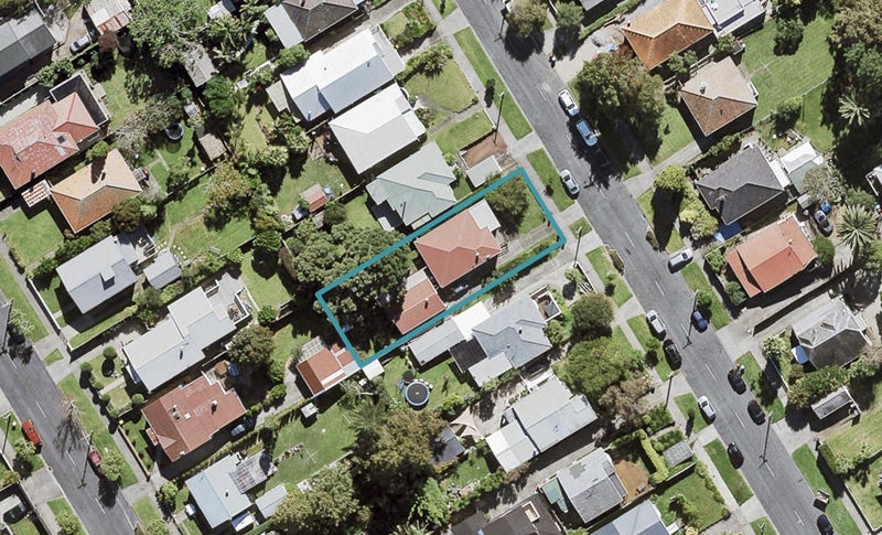 56 Kiwi Road, Point Chevalier, Auckland - Carousel 1