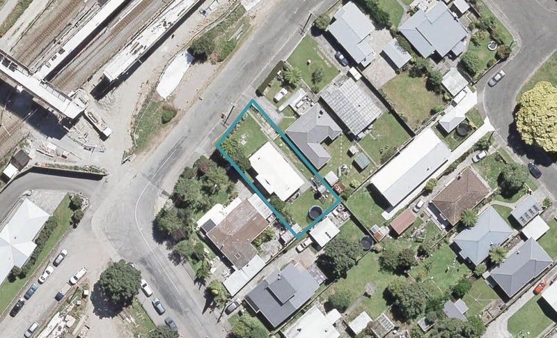 2A Golf Road, Manor Park, Lower Hutt - Carousel 1