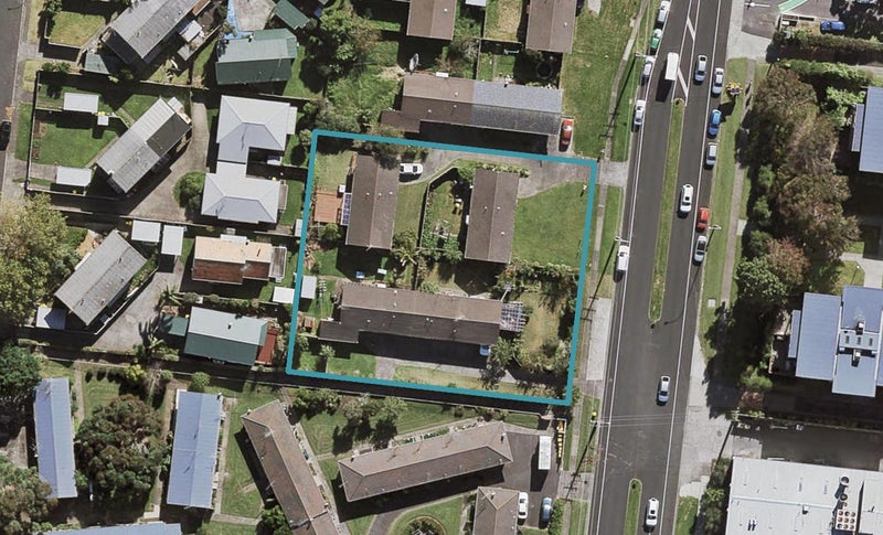 1/142 Lake Road, Northcote, Auckland - Carousel 1