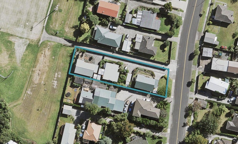 2/25 Captain Scott Road, Glen Eden, Auckland - Carousel 1