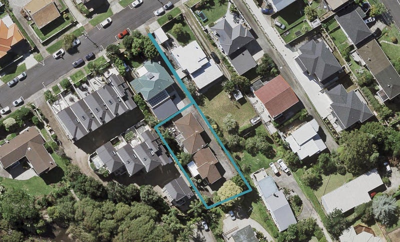 1/0 Bracken Avenue, Takapuna, Auckland - Carousel 1