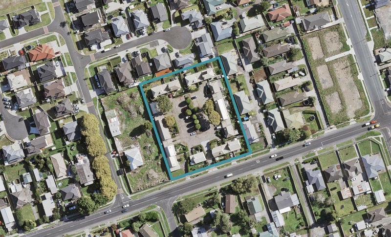 2/58 Manuroa Road, Takanini, Auckland - Carousel 1