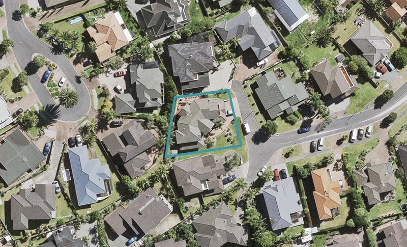 11 San Angelo Court, Henderson, Auckland - Carousel 1