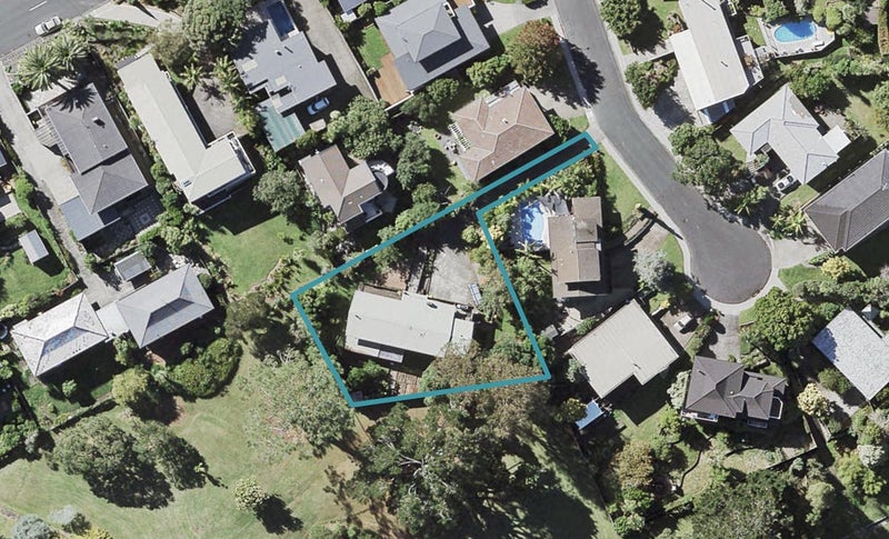 7 Kilduff Place, Mairangi Bay, Auckland - Carousel 1
