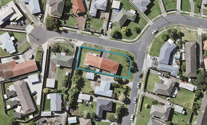 2/2 Paul Place, Pakuranga, Auckland - Carousel 1