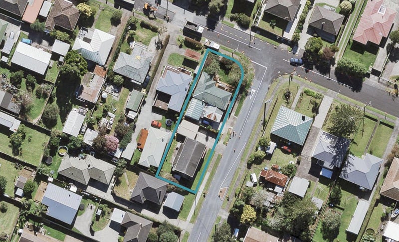 7 Beaubank Road, Kelston, Auckland - Carousel 1
