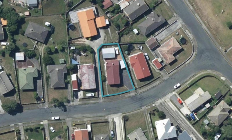 34 Mahinawa Street, Takapuwahia, Porirua - Carousel 1