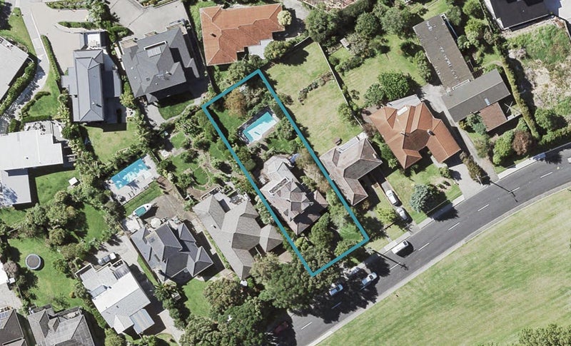 6 Mellons Bay Road, Howick, Auckland - Carousel 1