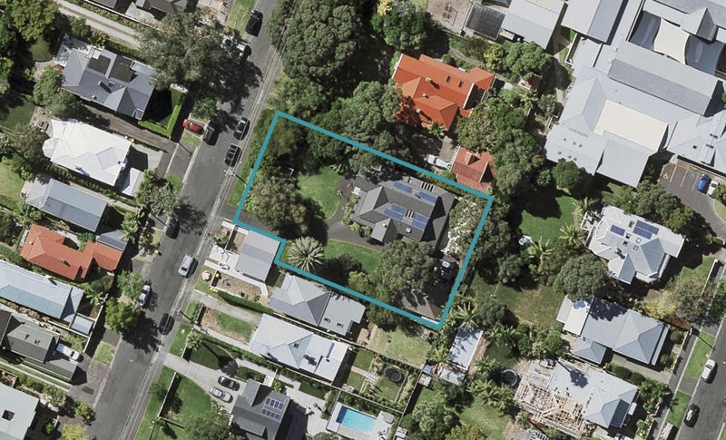 10 Glen Road, Stanley Point, Auckland - Carousel 1