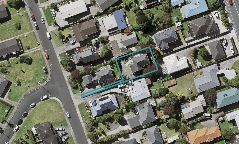 17B Raines Avenue, Forrest Hill, Auckland - Carousel 1
