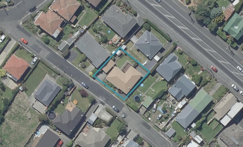 8 Chapel Street, Kaikorai, Dunedin - Carousel 1